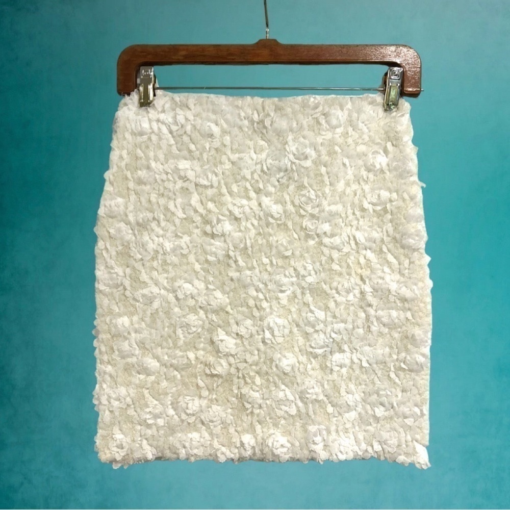 KIMCHI BLUE NEW winter white textured mini skirt